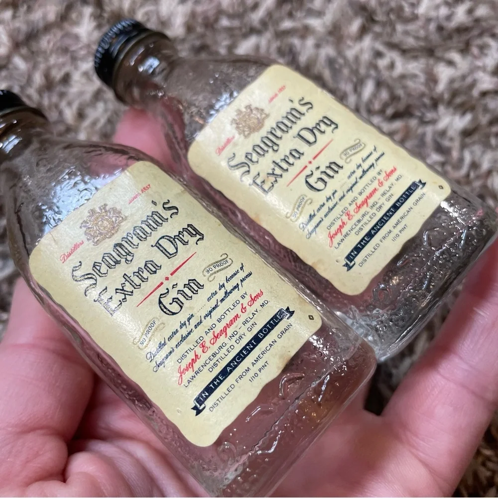 Seagram’s Gin Salt and Pepper Shakers